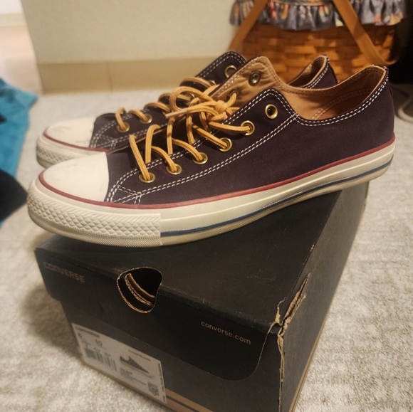 Converse - Picture 2 of 5